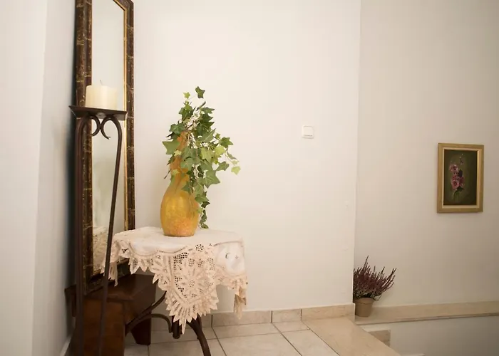 Maisonette With Garden In The Heart Of The Historical Center *