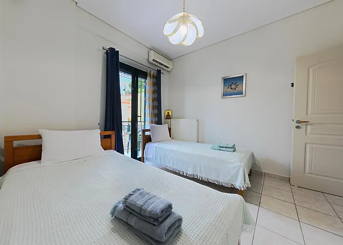 Maisonette With Garden In The Heart Of The Historical Center Kalamata