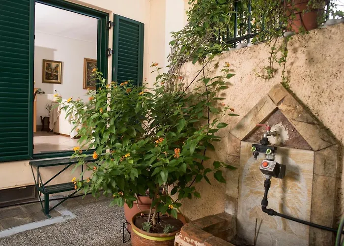 Maisonette With Garden In The Heart Of The Historical Center Apartament *
