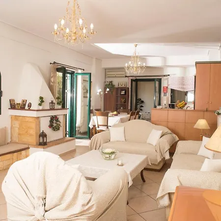 Maisonette With Garden In The Heart Of The Historical Center * Kalamata