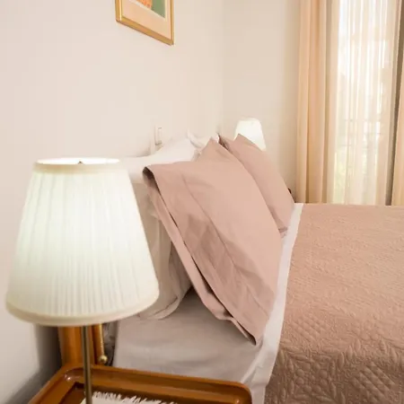 Maisonette With Garden In The Heart Of The Historical Center 公寓 *