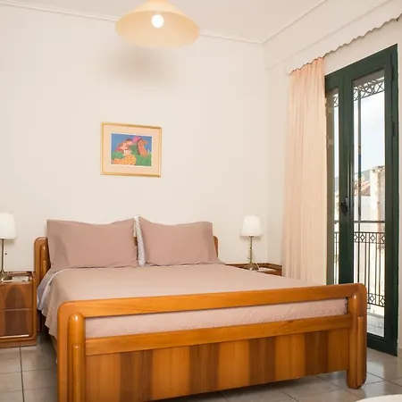 Maisonette With Garden In The Heart Of The Historical Center Kalamata