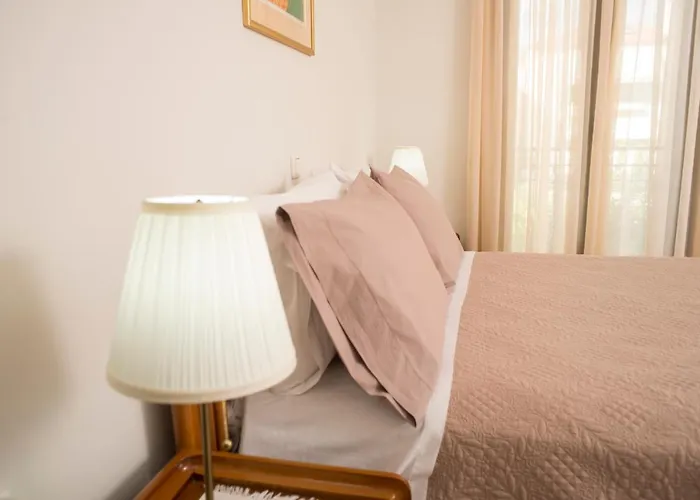 Maisonette With Garden In The Heart Of The Historical Center Апартаменты *