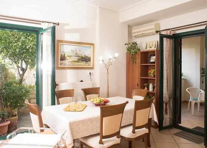 Appartement Maisonette With Garden In The Heart Of The Historical Center Kalamáta