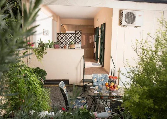 Maisonette With Garden In The Heart Of The Historical Center كالاماتا