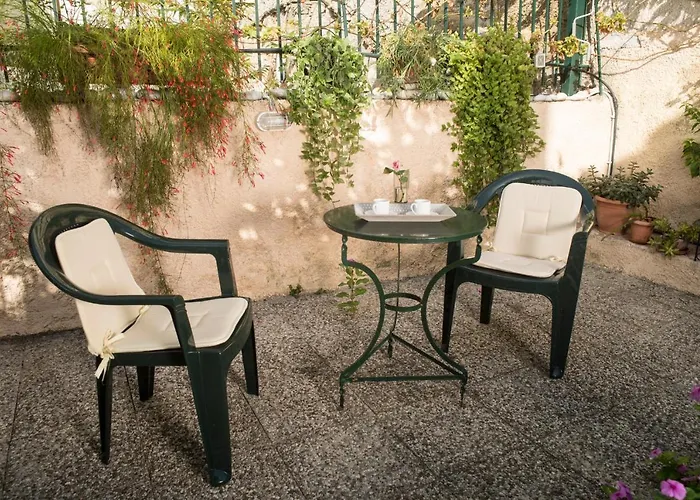 Maisonette With Garden In The Heart Of The Historical Center * Kalamáta