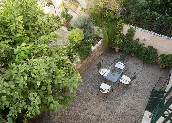 Maisonette With Garden In The Heart Of The Historical Center شقة *
